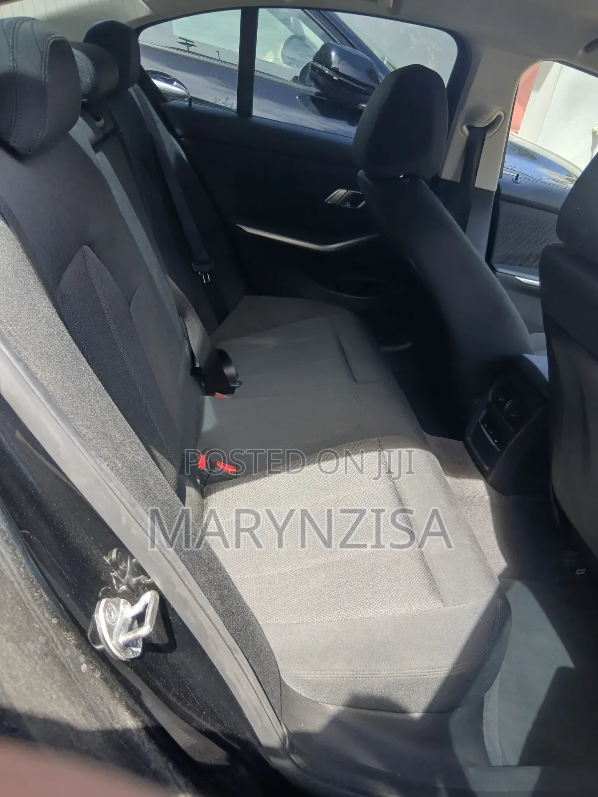BMW 320i 2019 Black