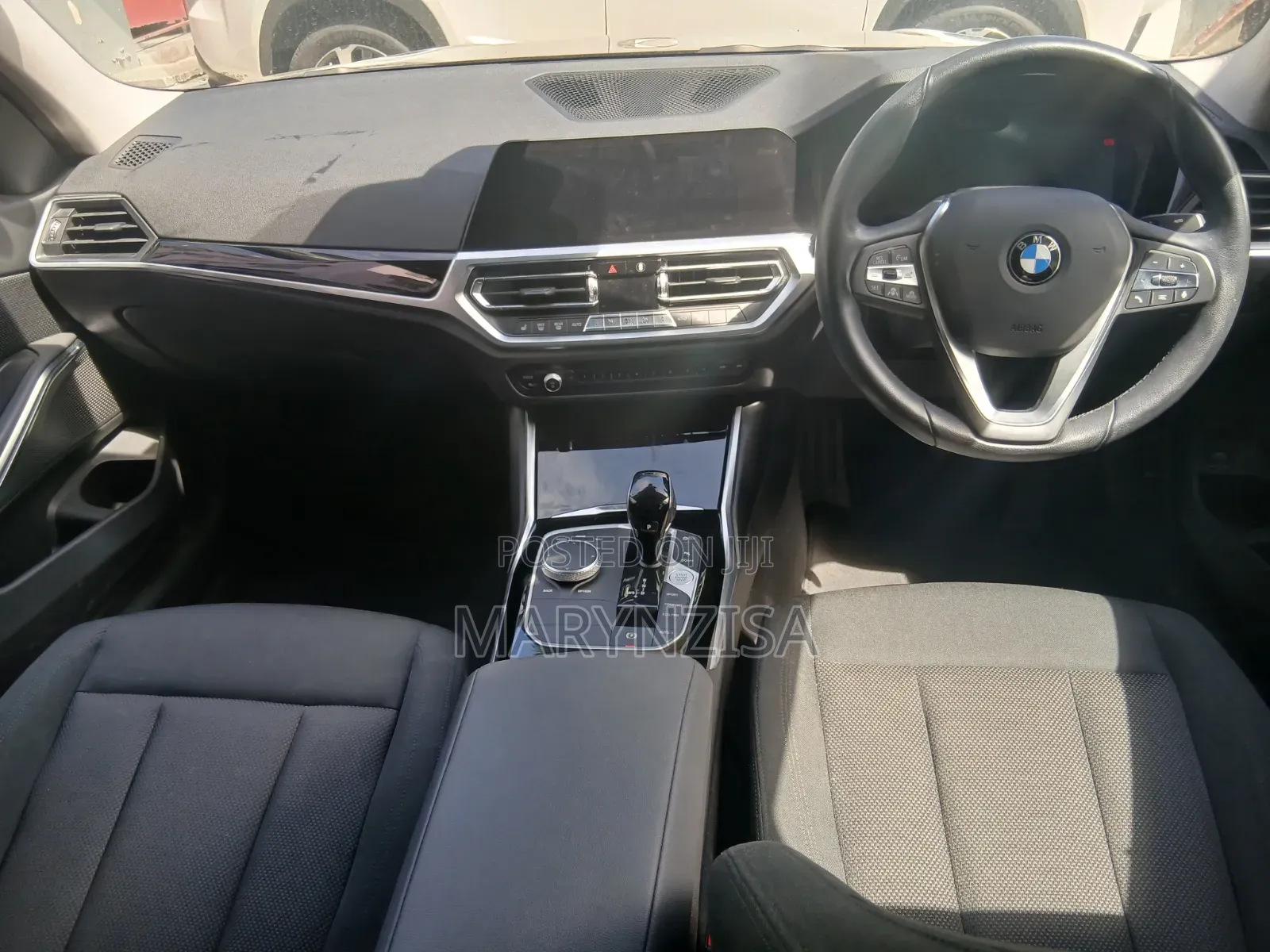 BMW 320i 2019 Black