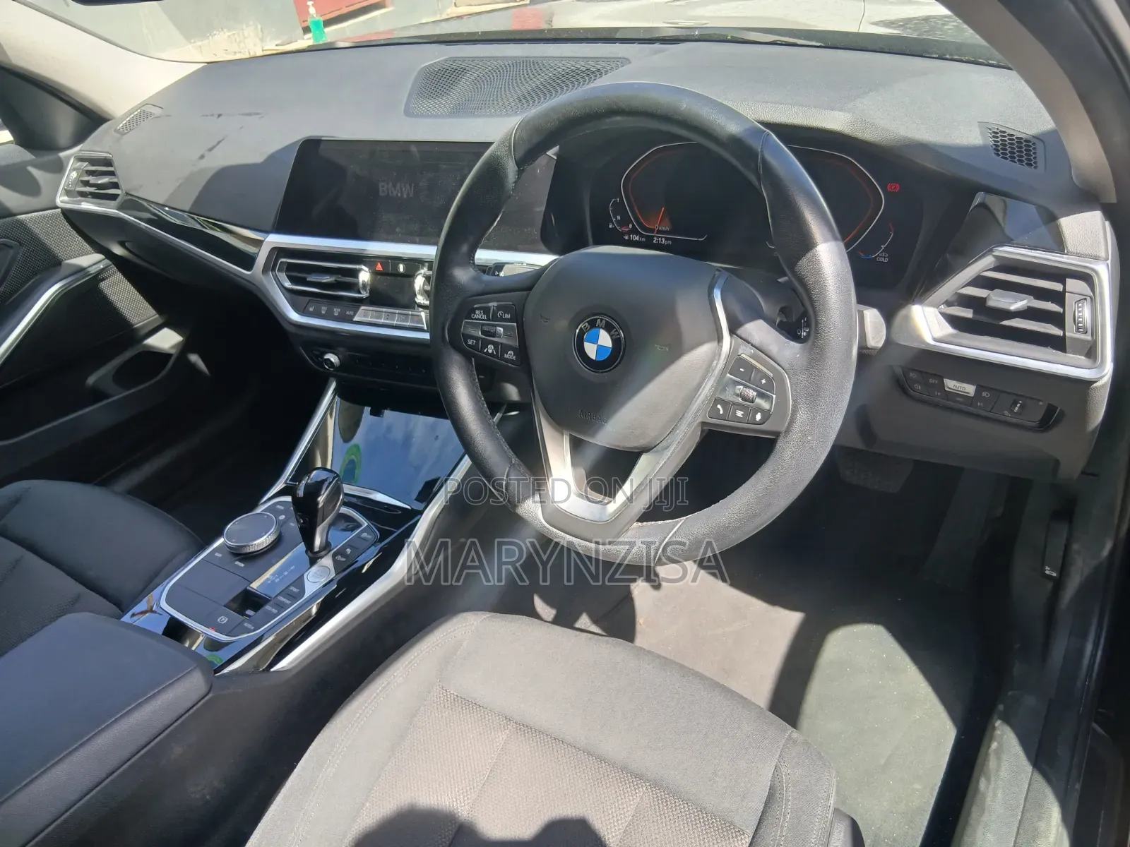 BMW 320i 2019 Black