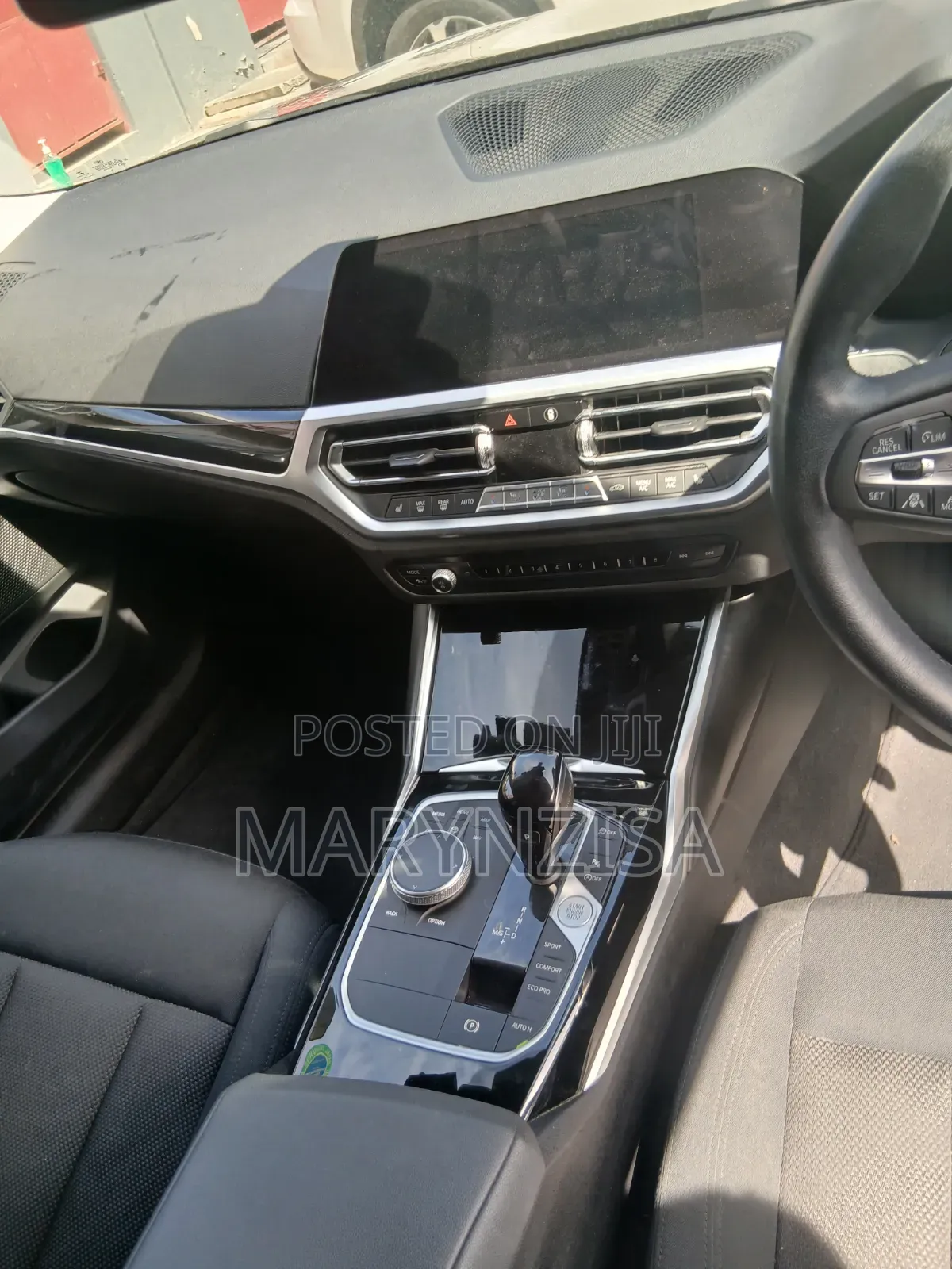 BMW 320i 2019 Black