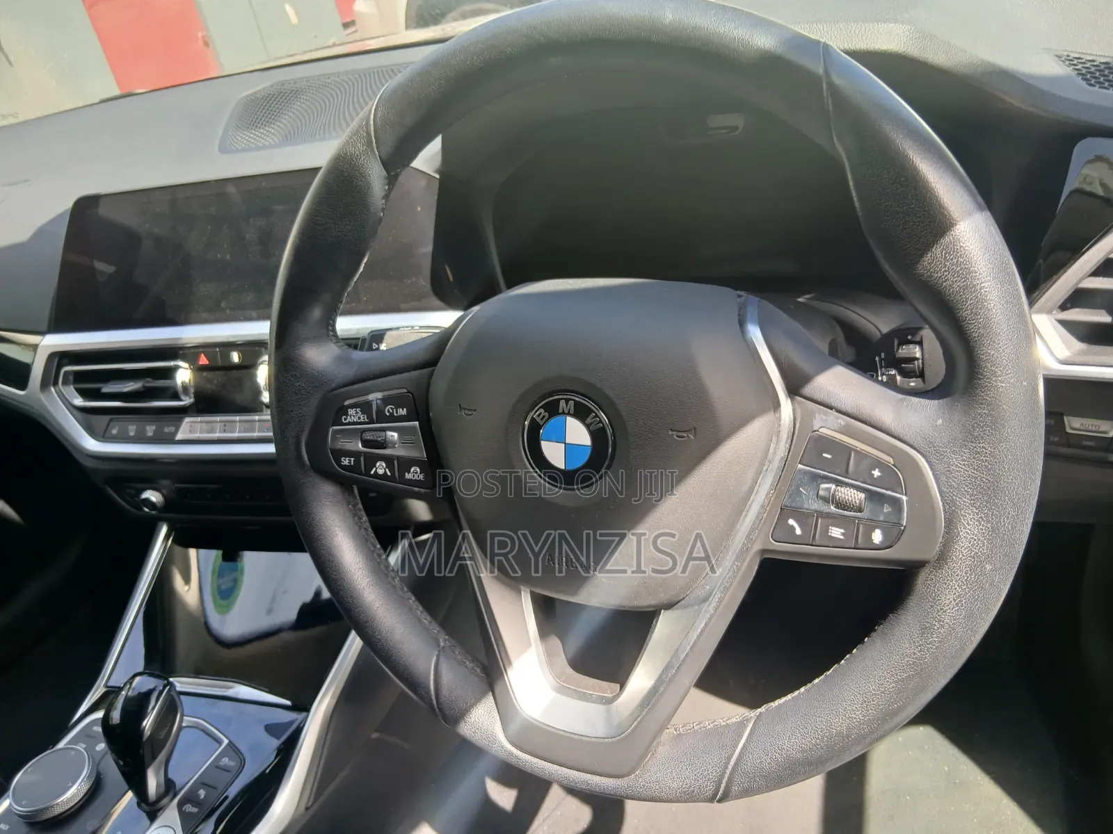 BMW 320i 2019 Black