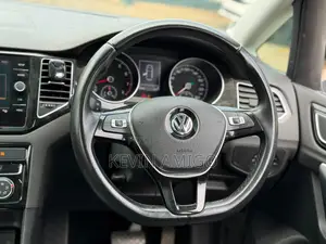 Volkswagen Golf 2019 White