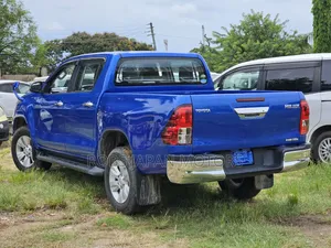 Toyota Hilux 2019 Teal
