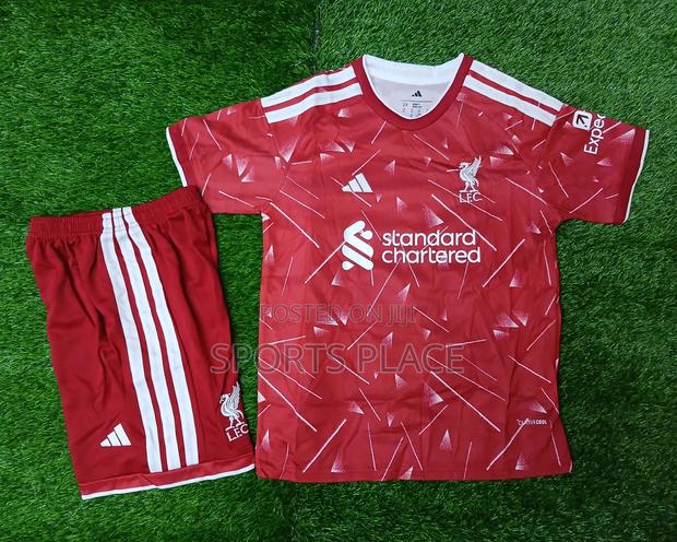 Liverpool New Season Kids Jersey 26/26 Kit
