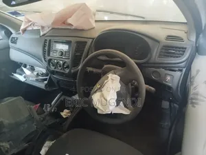 Mitsubishi L200 2015 White