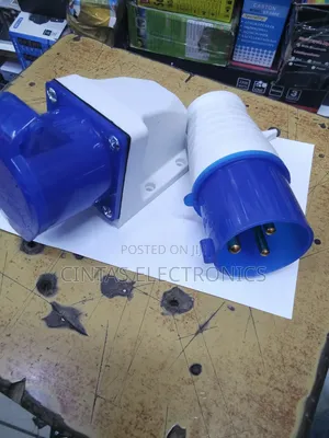 Single Phase 3 Pin Socket