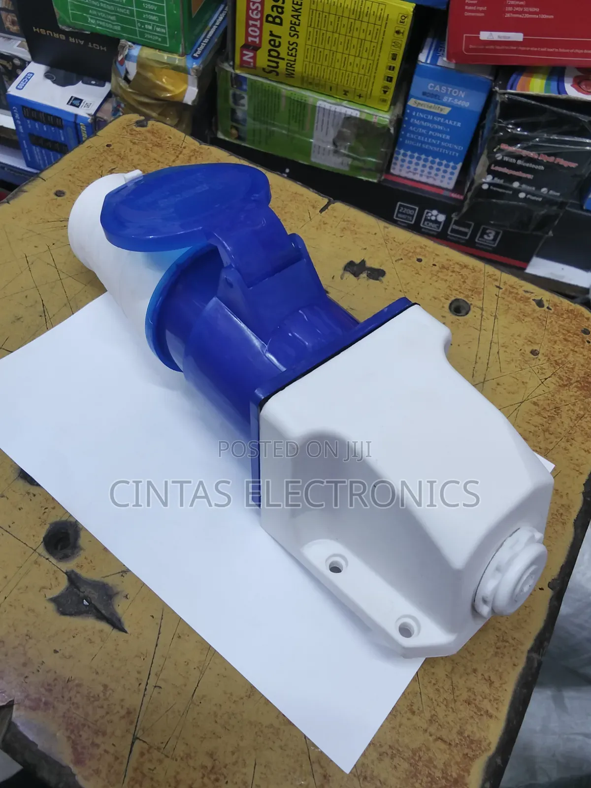 Single Phase 3 Pin Socket