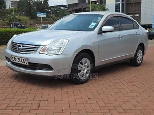 Nissan Bluebird 2011 Silver