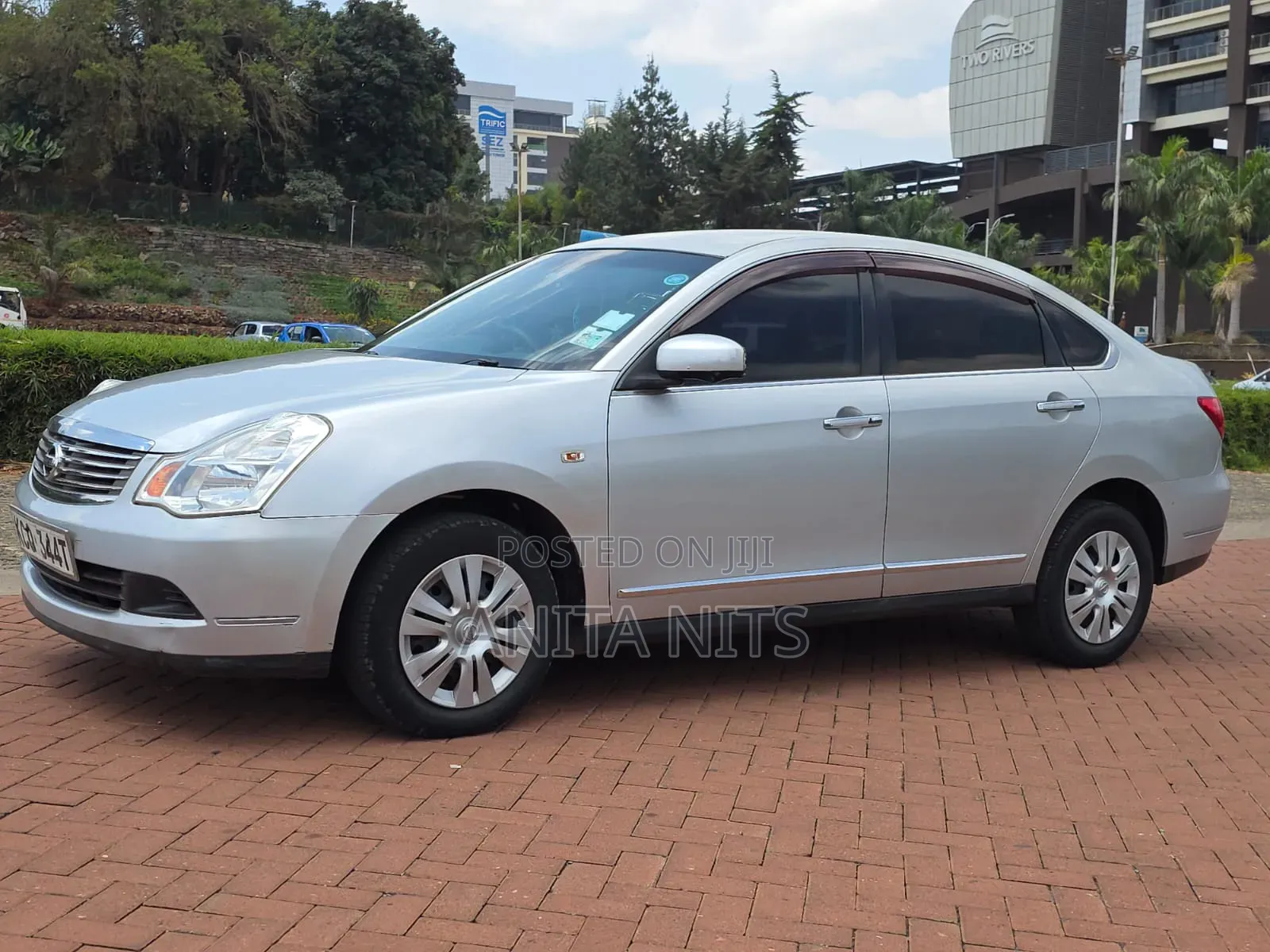 Nissan Bluebird 2011 Silver
