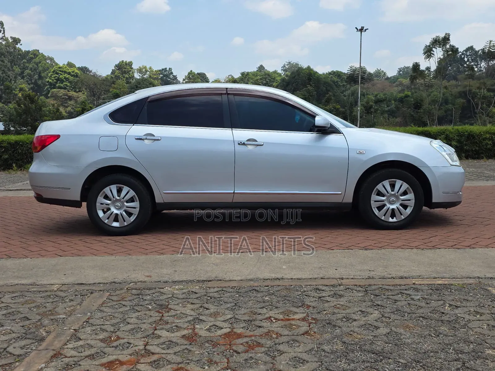 Nissan Bluebird 2011 Silver