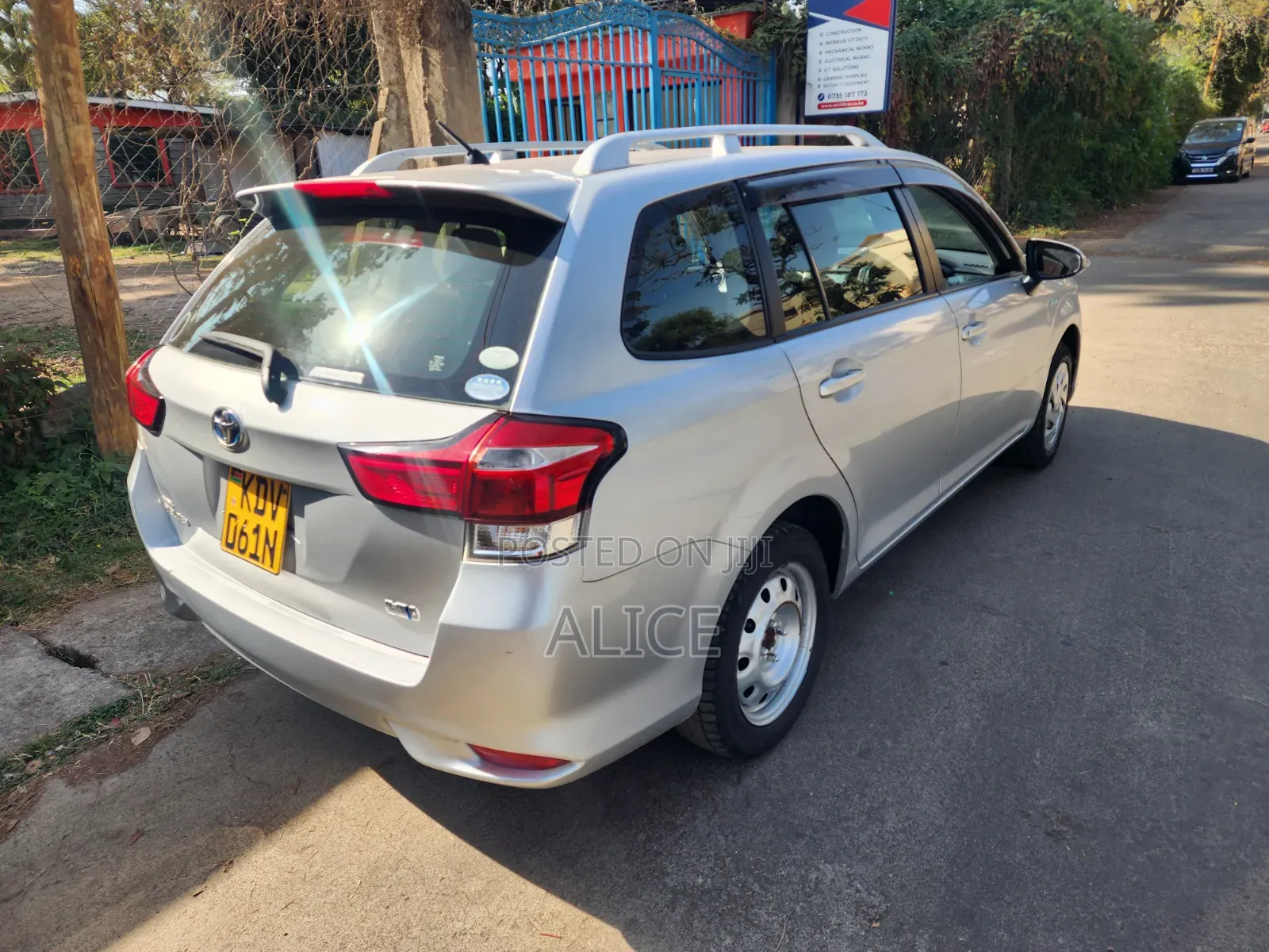 Toyota Corolla Fielder 2018 Silver