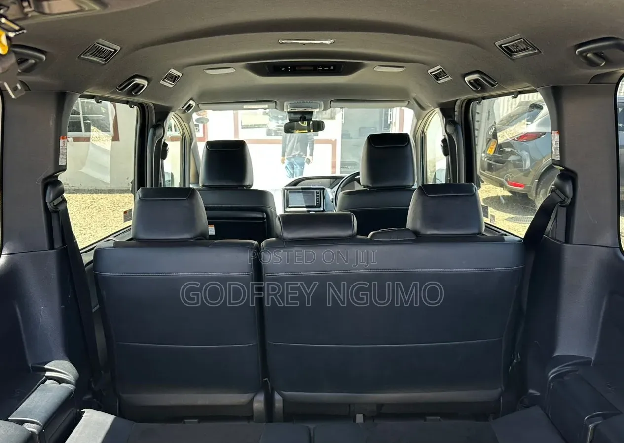 Toyota Noah 2020 Blue