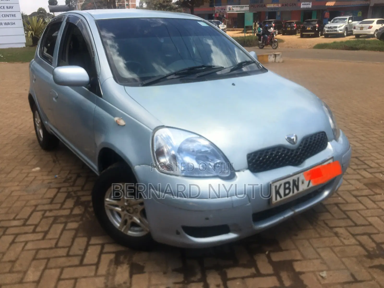 Toyota Vitz 2004 Blue