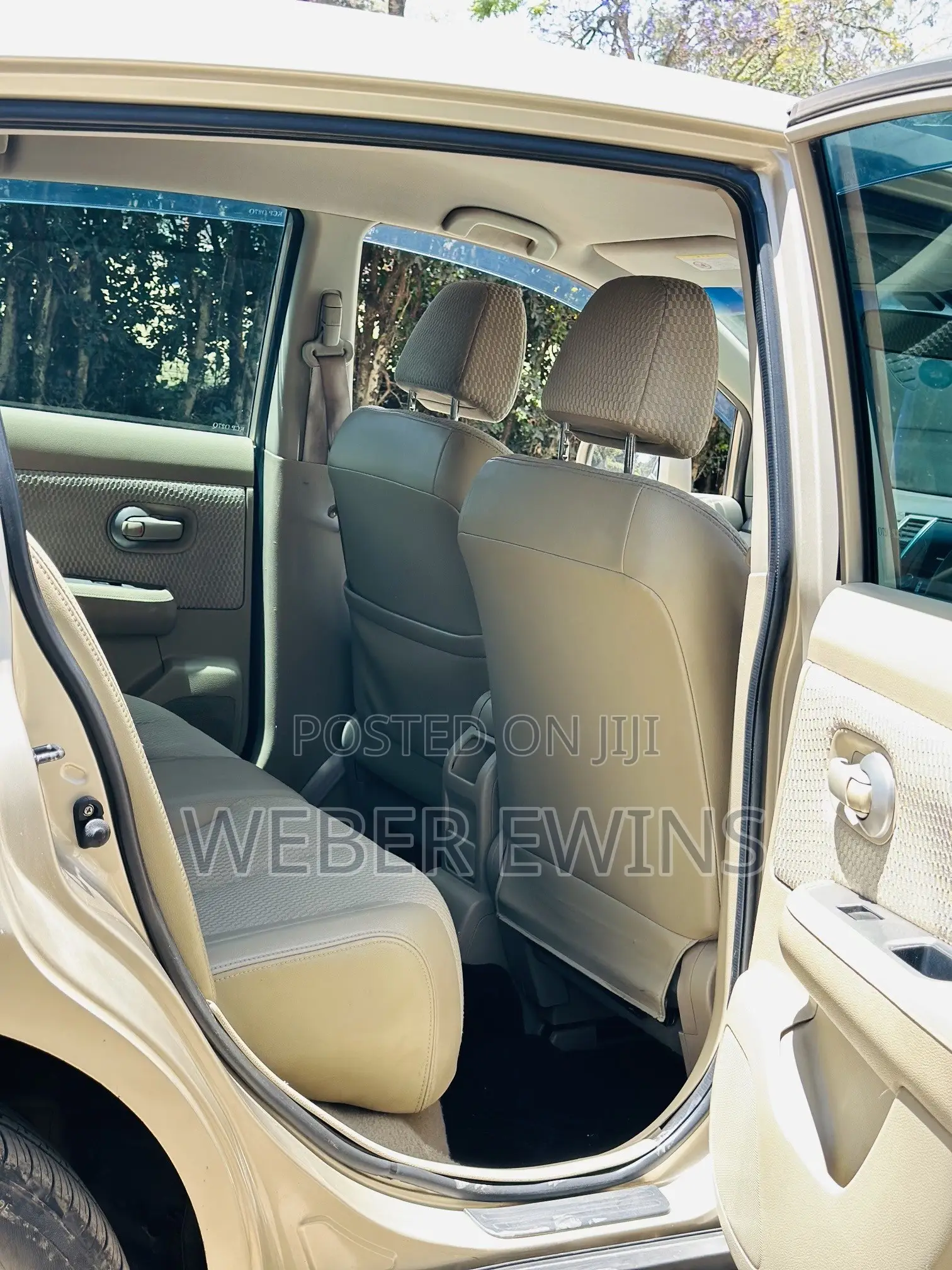 Nissan Tiida 2010 Gold