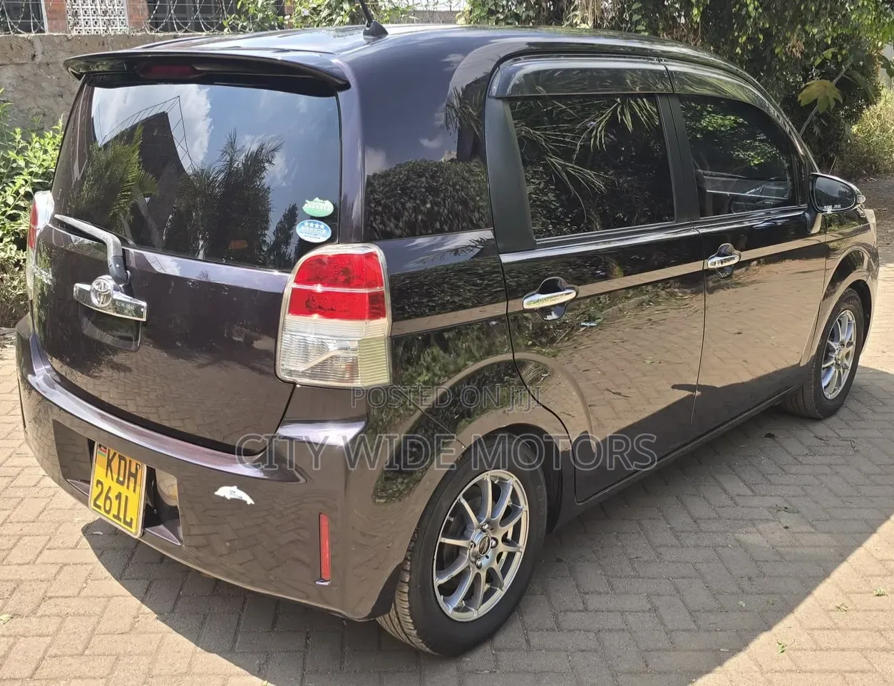 Toyota Spade 2015 Maroon
