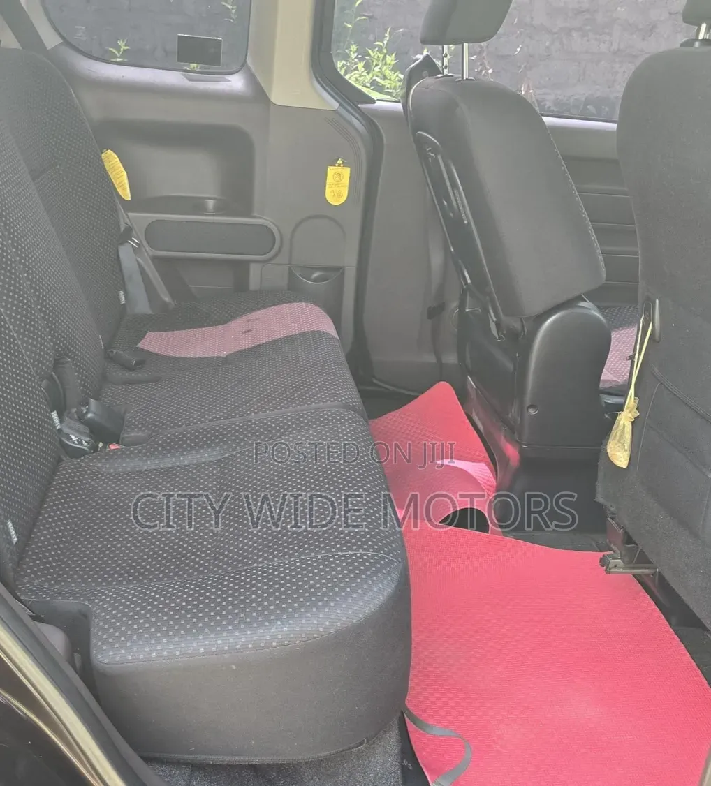 Toyota Spade 2015 Maroon