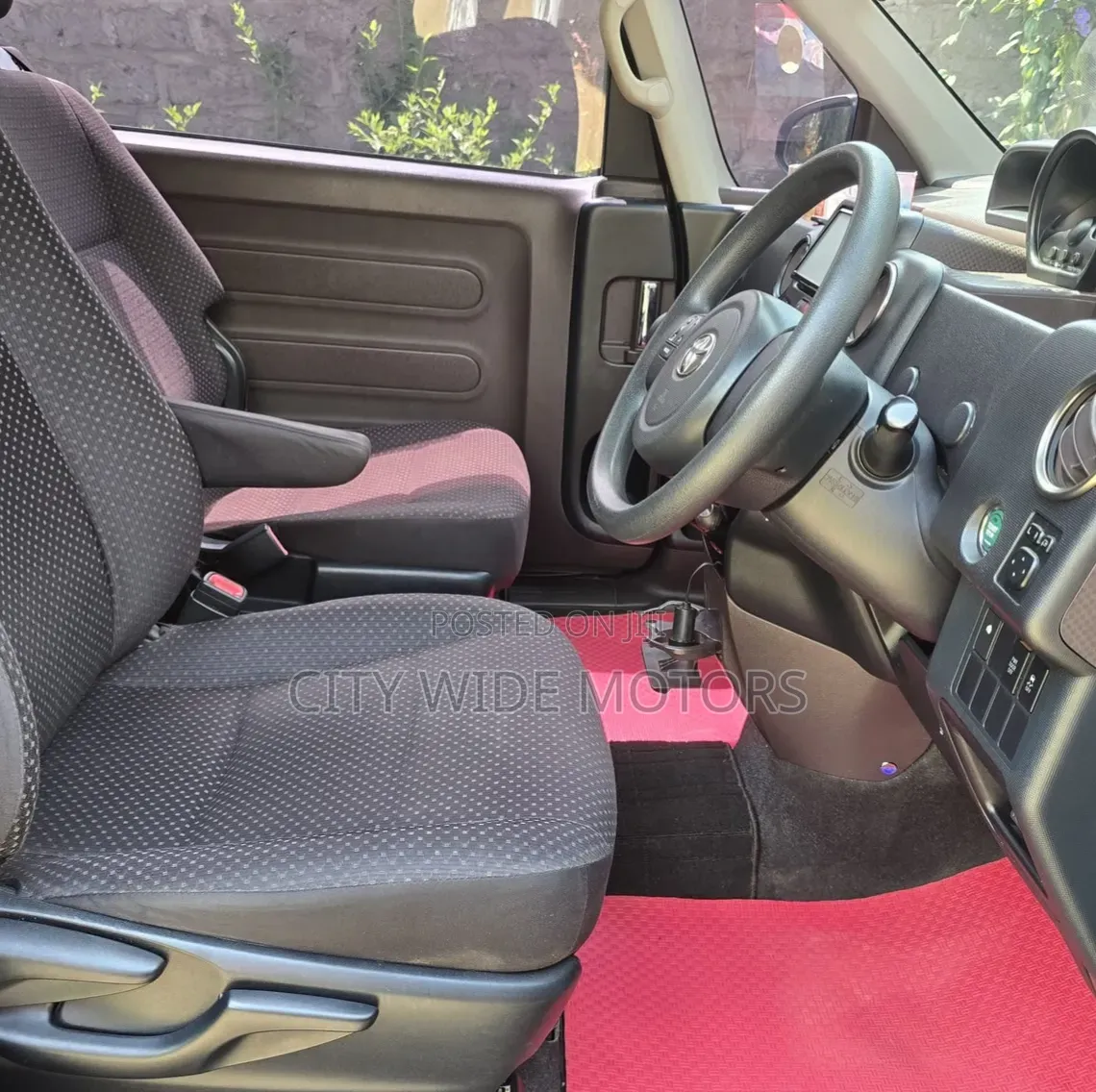 Toyota Spade 2015 Maroon