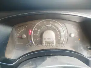 Toyota ISIS 2005 Blue