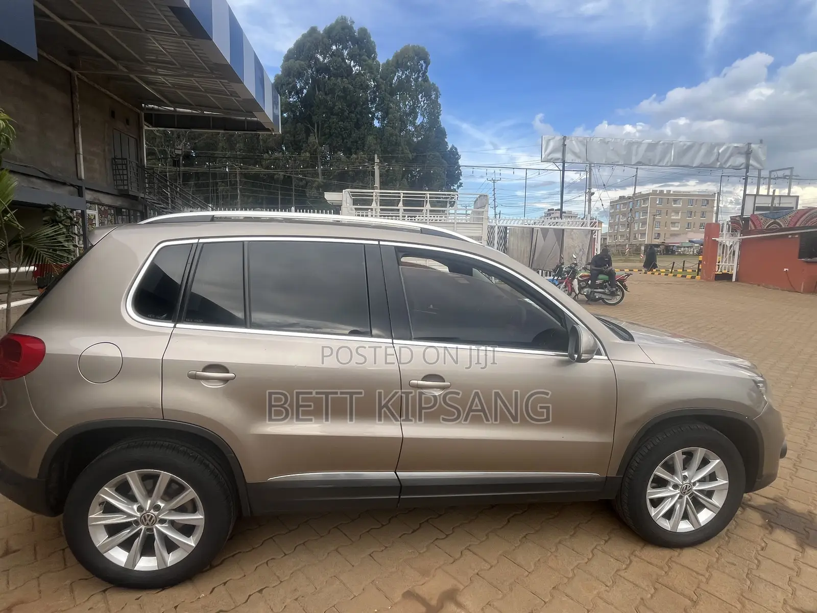 Volkswagen Tiguan 2.0 S 4Motion 2012 Gold