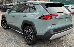 Toyota RAV4 2020 Green