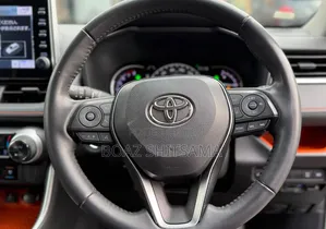Toyota RAV4 2020 Green