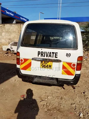 Toyota HiAce 2004 White