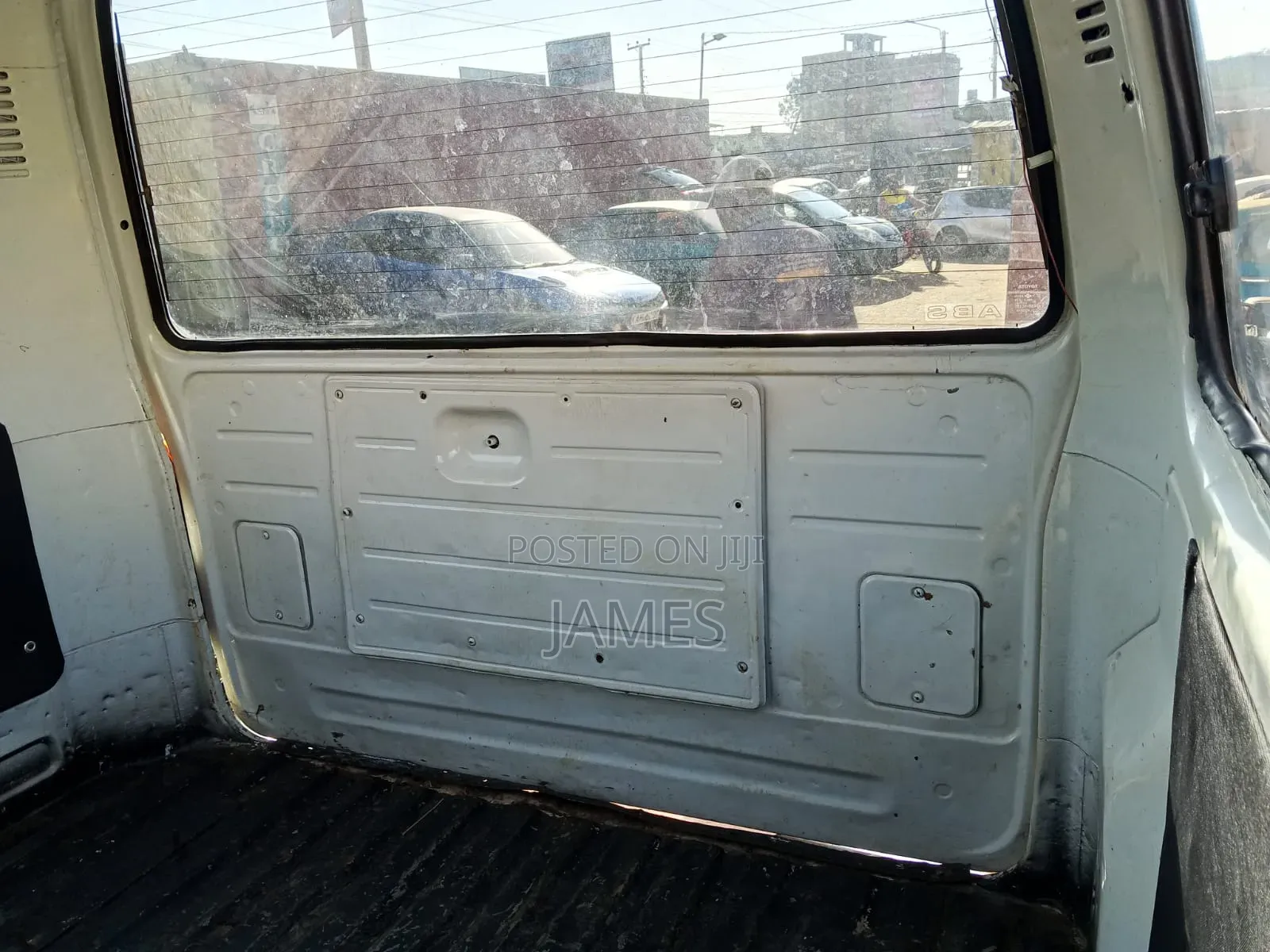 Toyota HiAce 2004 White