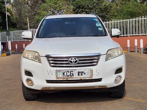 Toyota Vanguard 2010 White