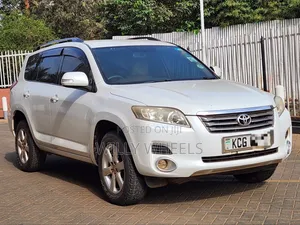 Toyota Vanguard 2010 White