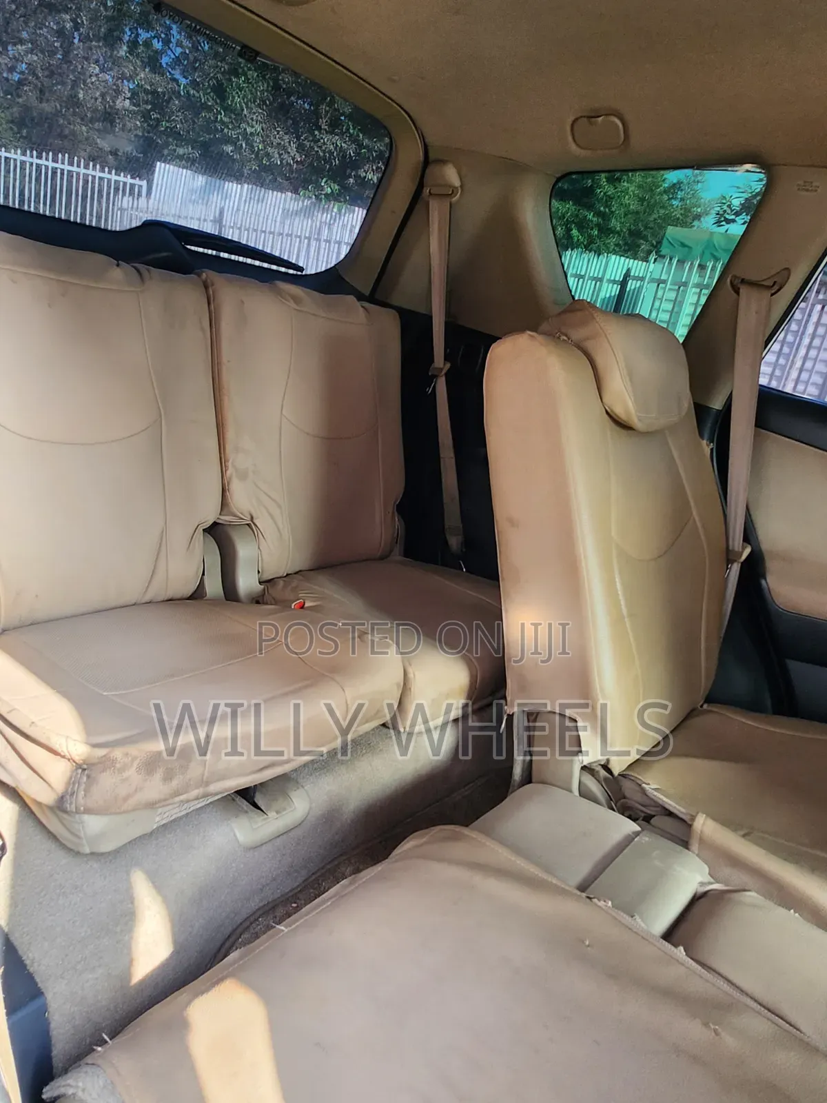 Toyota Vanguard 2010 White