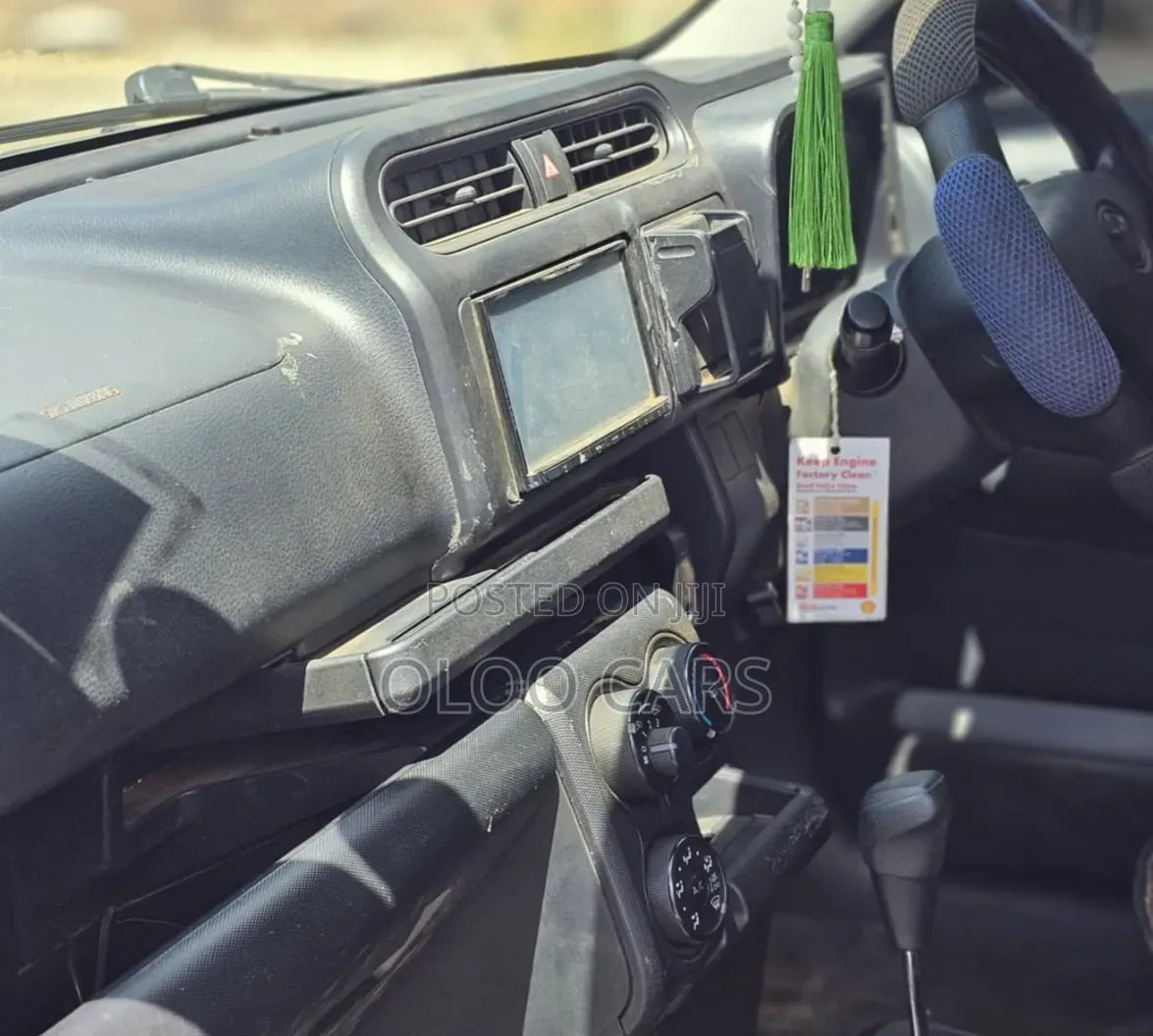 Toyota Probox 2018 Silver