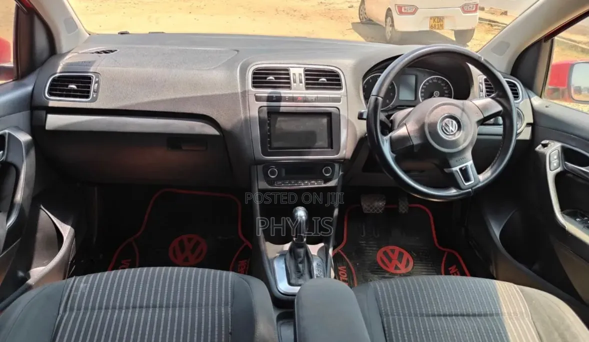 Volkswagen Polo 2012 Red