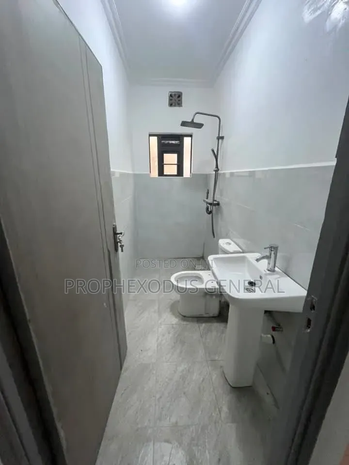 5bdrm Bungalow in Merisho for sale