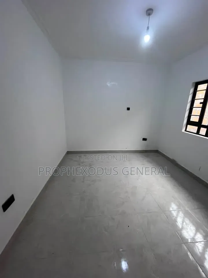 5bdrm Bungalow in Merisho for sale