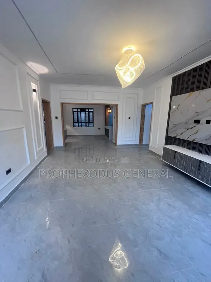 5bdrm Bungalow in Merisho for sale