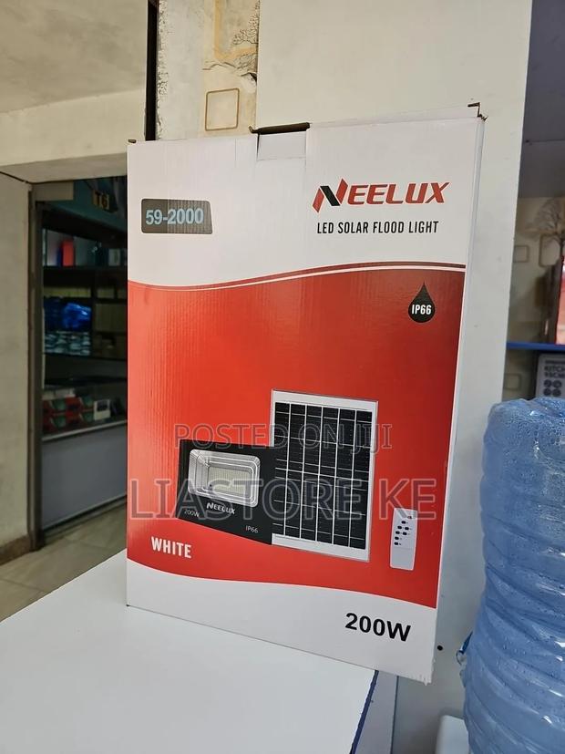 Neelux 200W Solar Security Floodlight – IP66 Waterproof - thumbnail 2