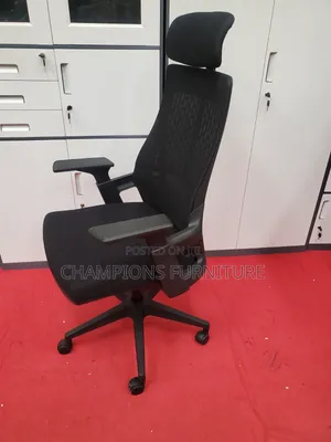 Aeris Mesh Headrest Ergonomic Chair