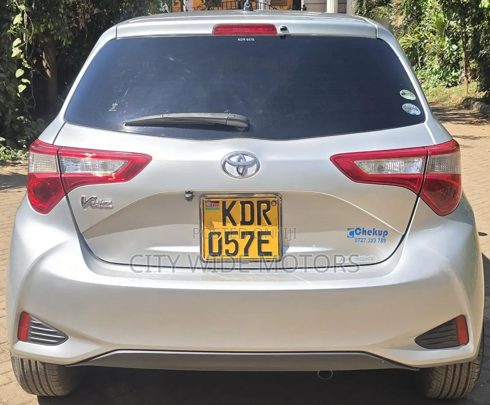 Toyota Vitz 2017 Silver