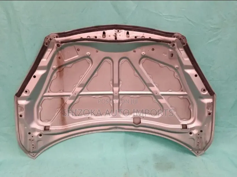 Bonnet Mazda Axela Blefp 2010