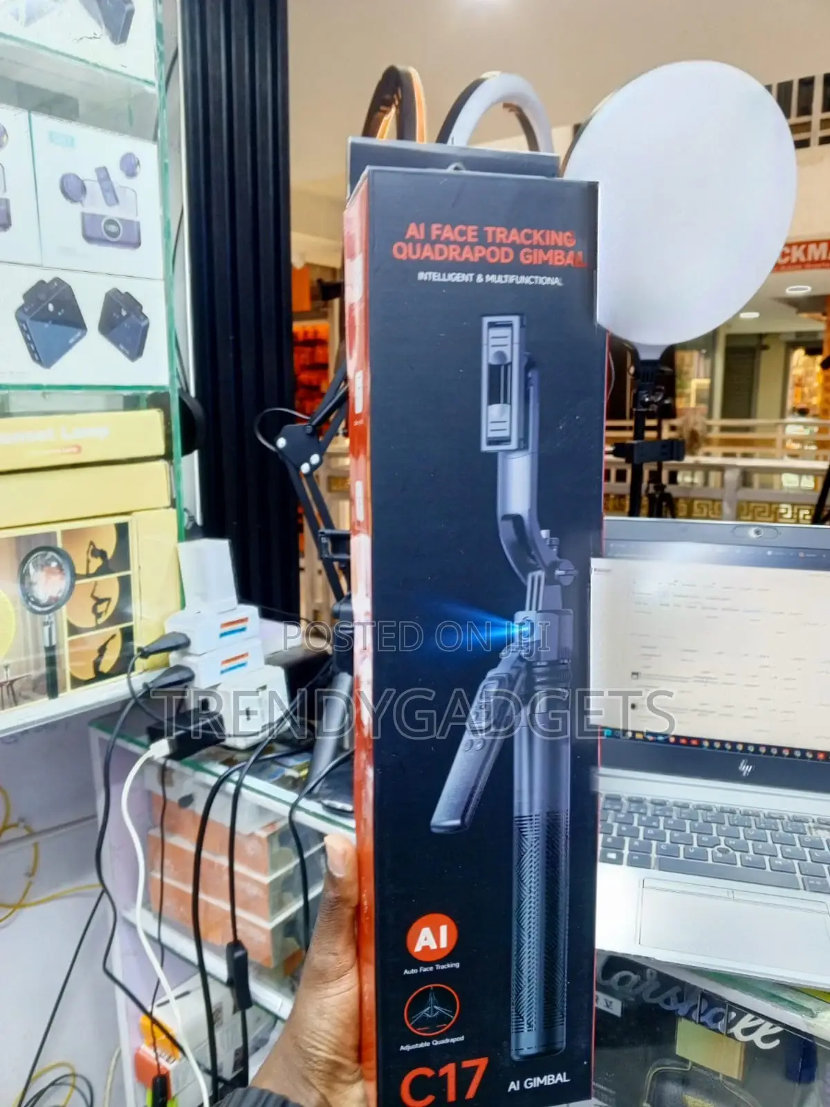 C17 Smart AI Tracking Smartphone Holder Gimbal With Folding Quadrapod
