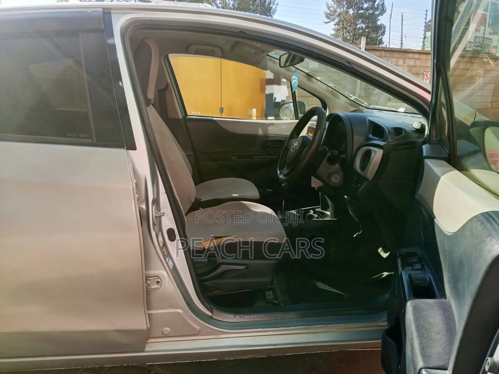 Toyota Vitz 2012 Green