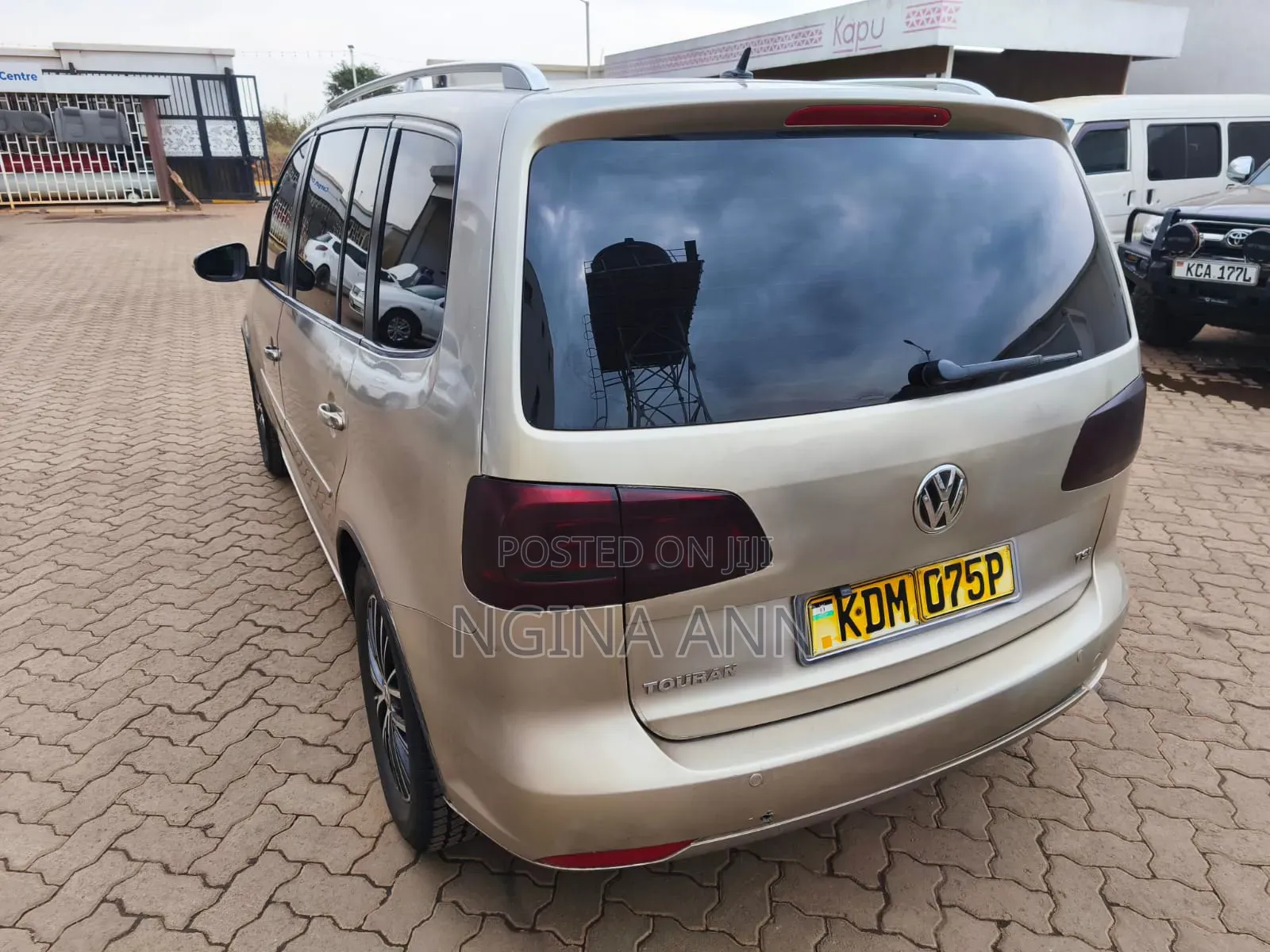 Volkswagen Touran 2014 Gold