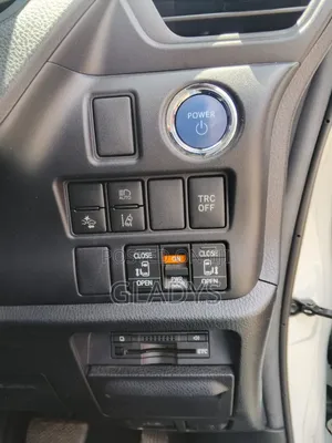 Toyota Noah 2020 Pearl