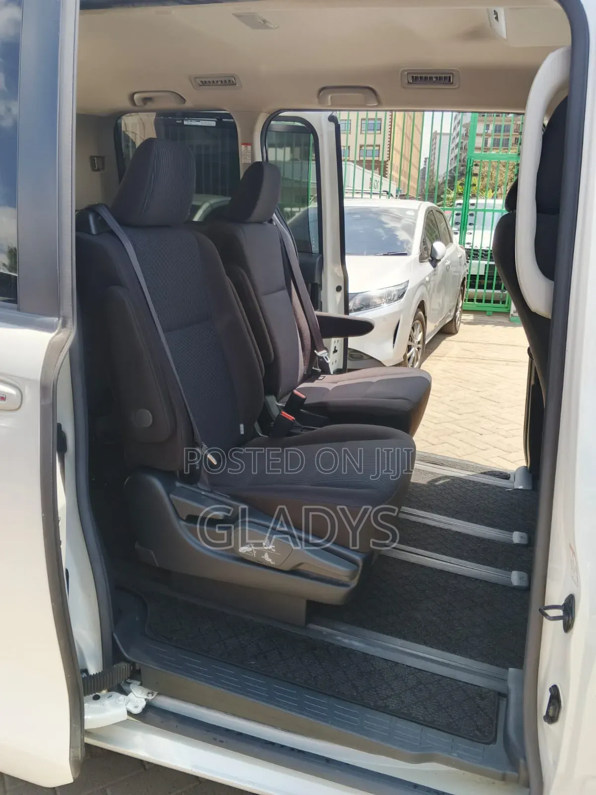 Toyota Noah 2020 Pearl