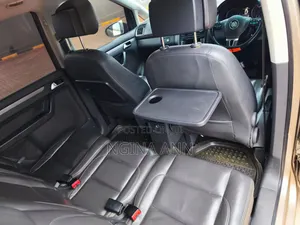 Volkswagen Touran 2014 Gold