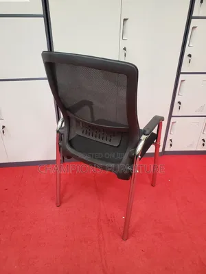 Ergonomic 4-Legged Chrome Visitors Chair