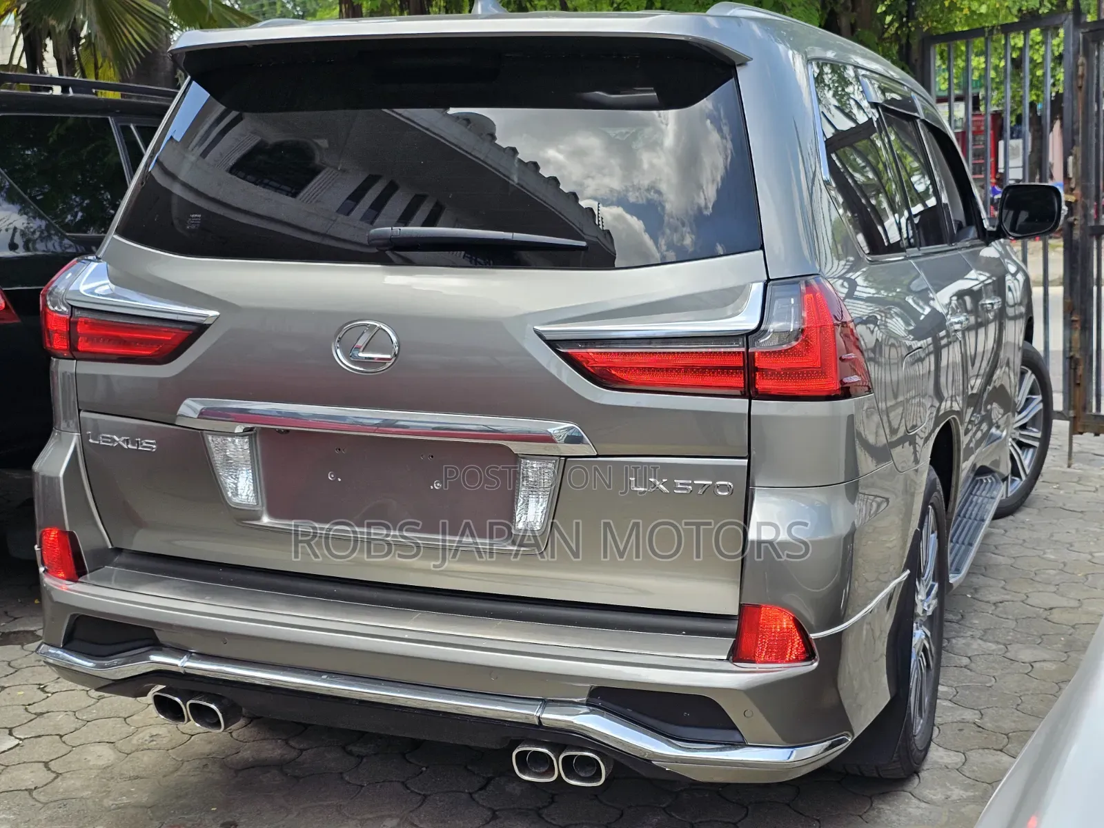 Lexus LX 2019 Gold