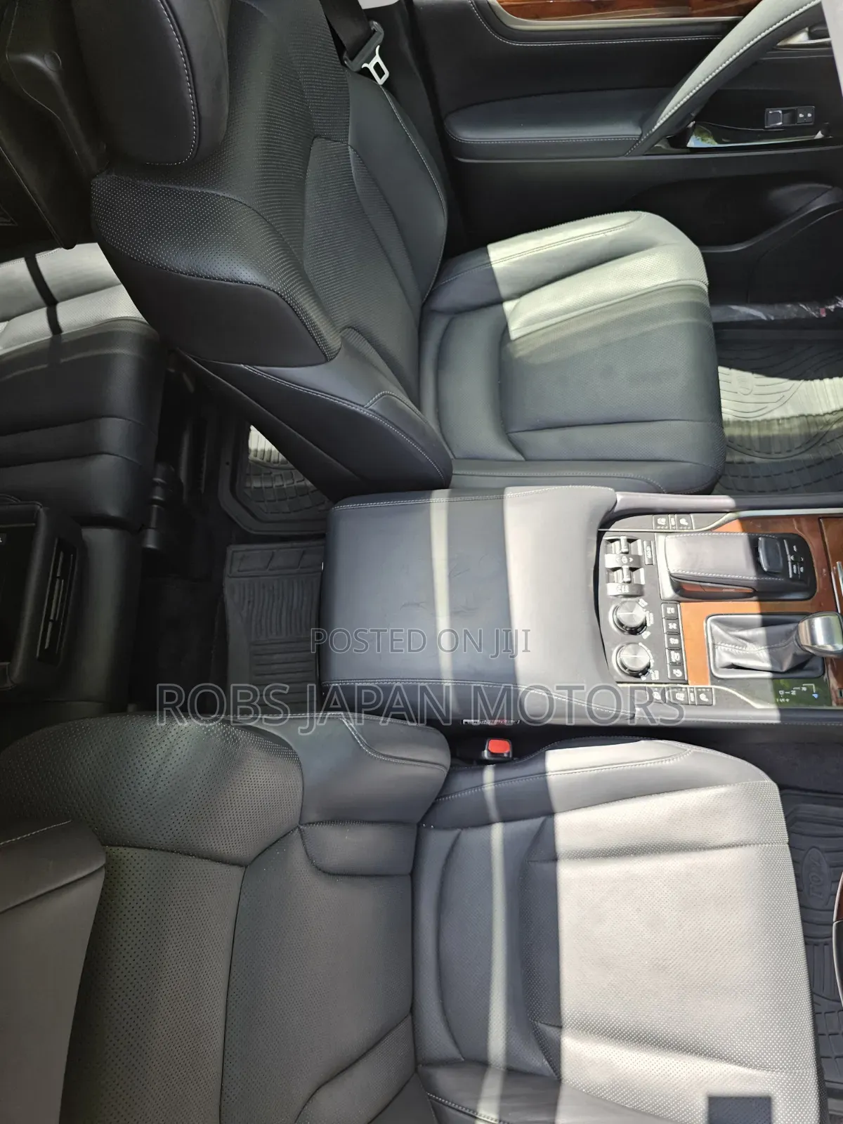 Lexus LX 2019 Gold