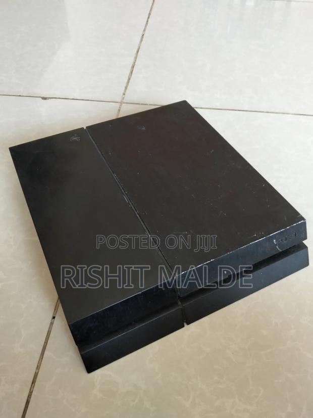 PlayStation 4 - thumbnail 2