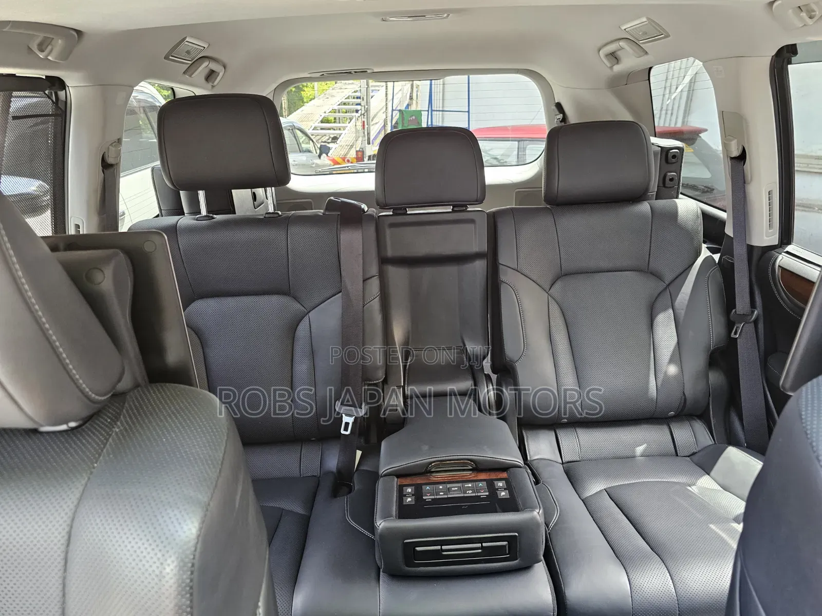 Lexus LX 2019 Gold